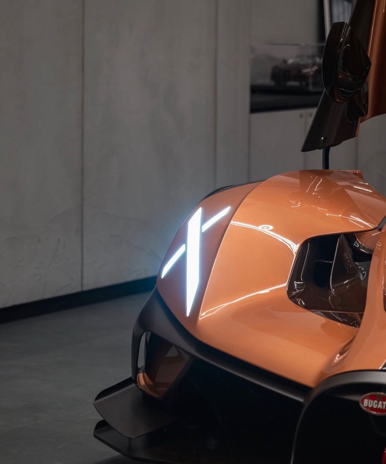 PREORDER Henson & Heaven 1:18 Bugatti Bolide (Brown Carbon) - Exclusive Model