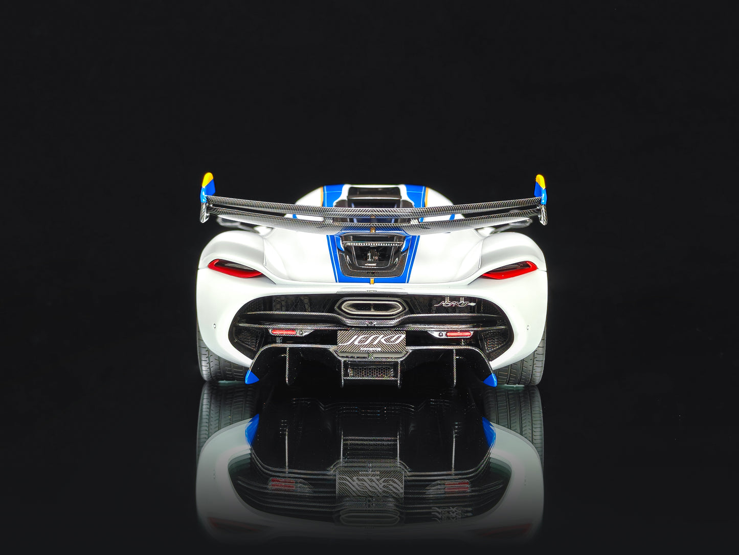 PREORDER Frontiart 1:18 Koenigsegg Jesko (Crystal White)