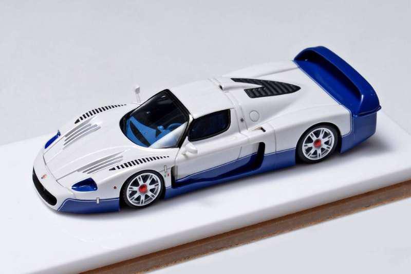 PREORDER YM Model 1:64 Maserati MC12