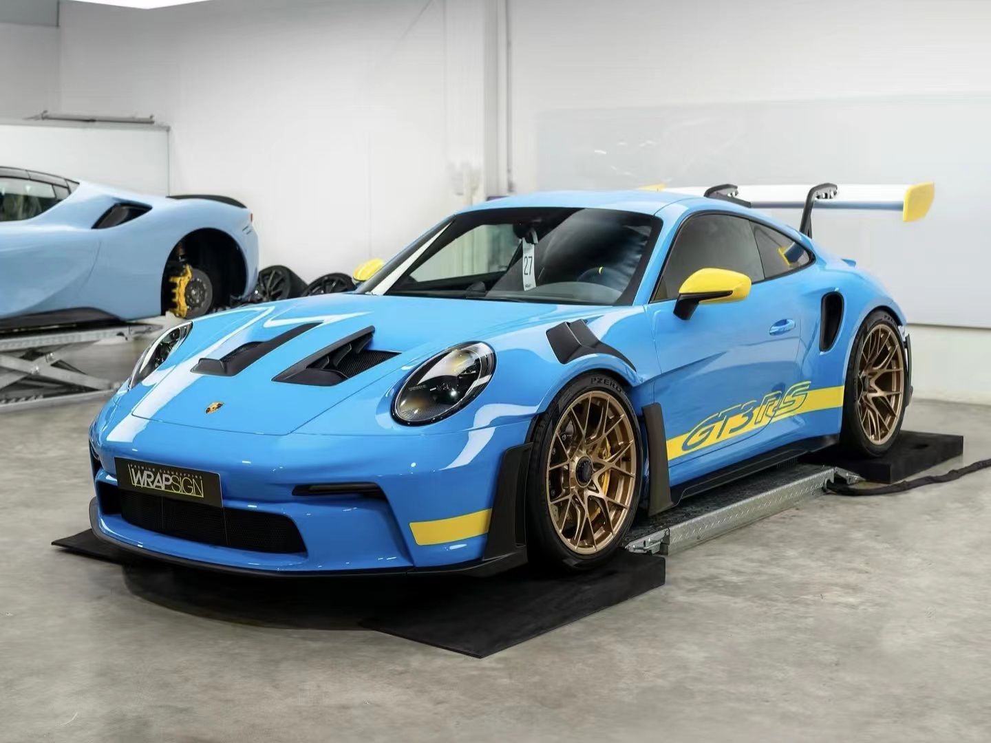 PREORDER Henson & Heaven 1:64 Porsche 992 GT3 RS