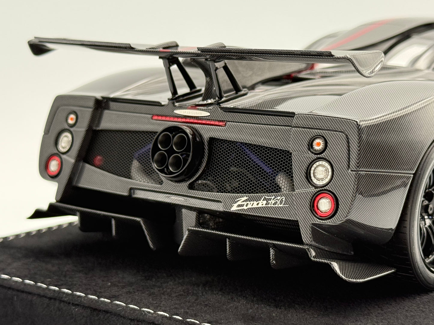 Henson & Heaven 1:18 Pagani Zonda KAQ