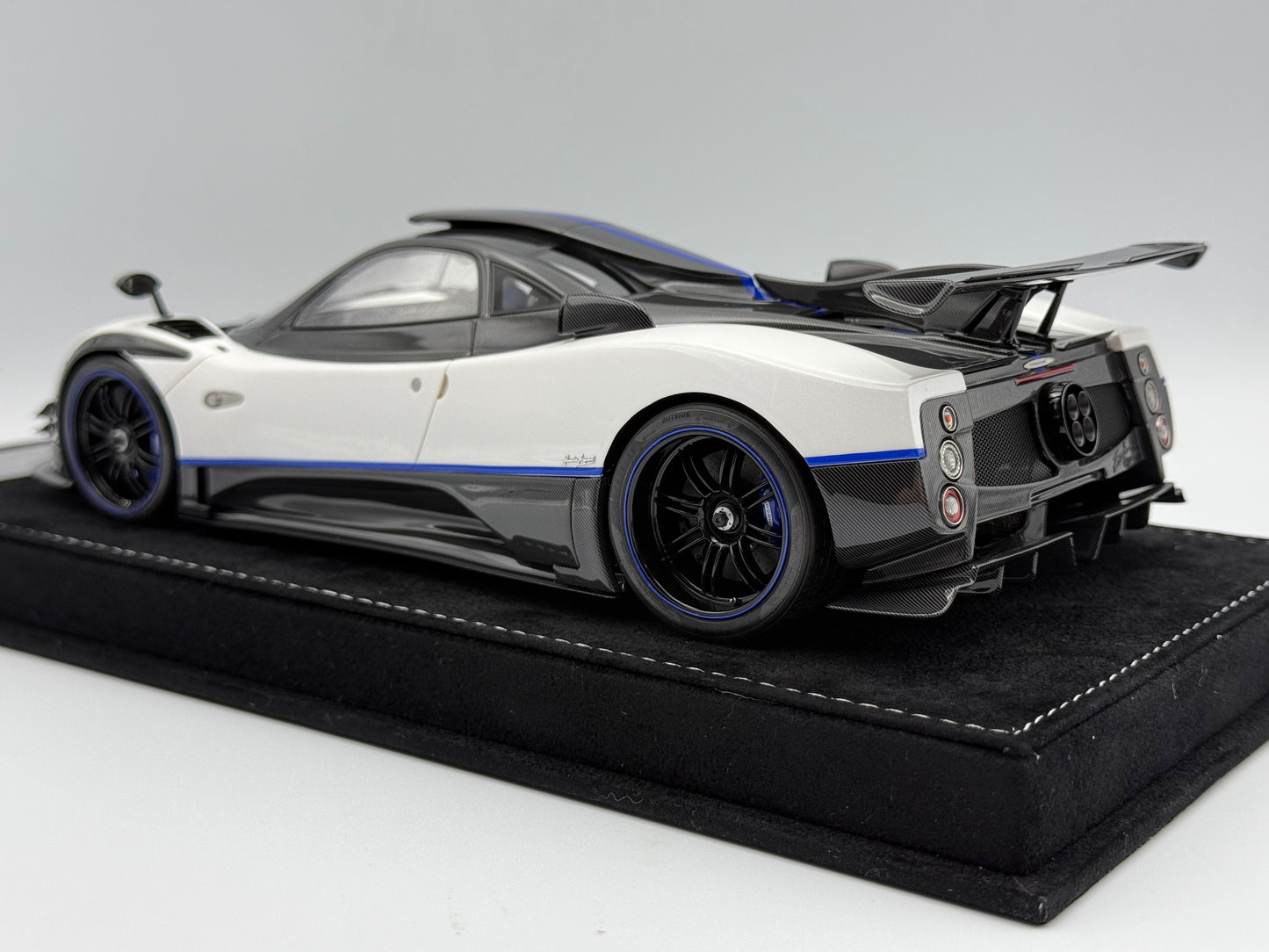 Henson & Heaven 1:18 Pagani Zonda 760 Riviera