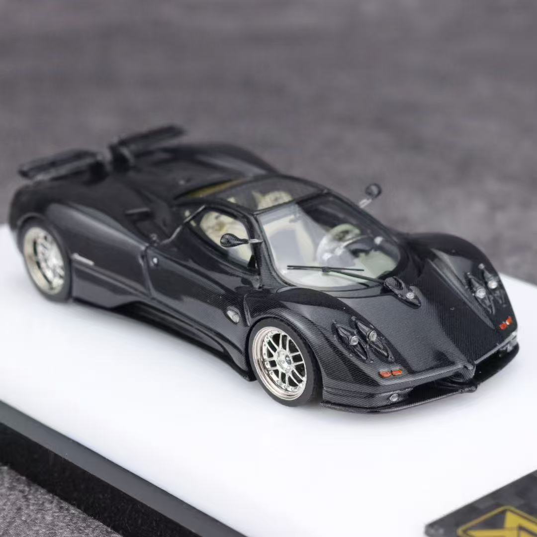 DMY 1:64 Pagani Zonda S (Carbon)
