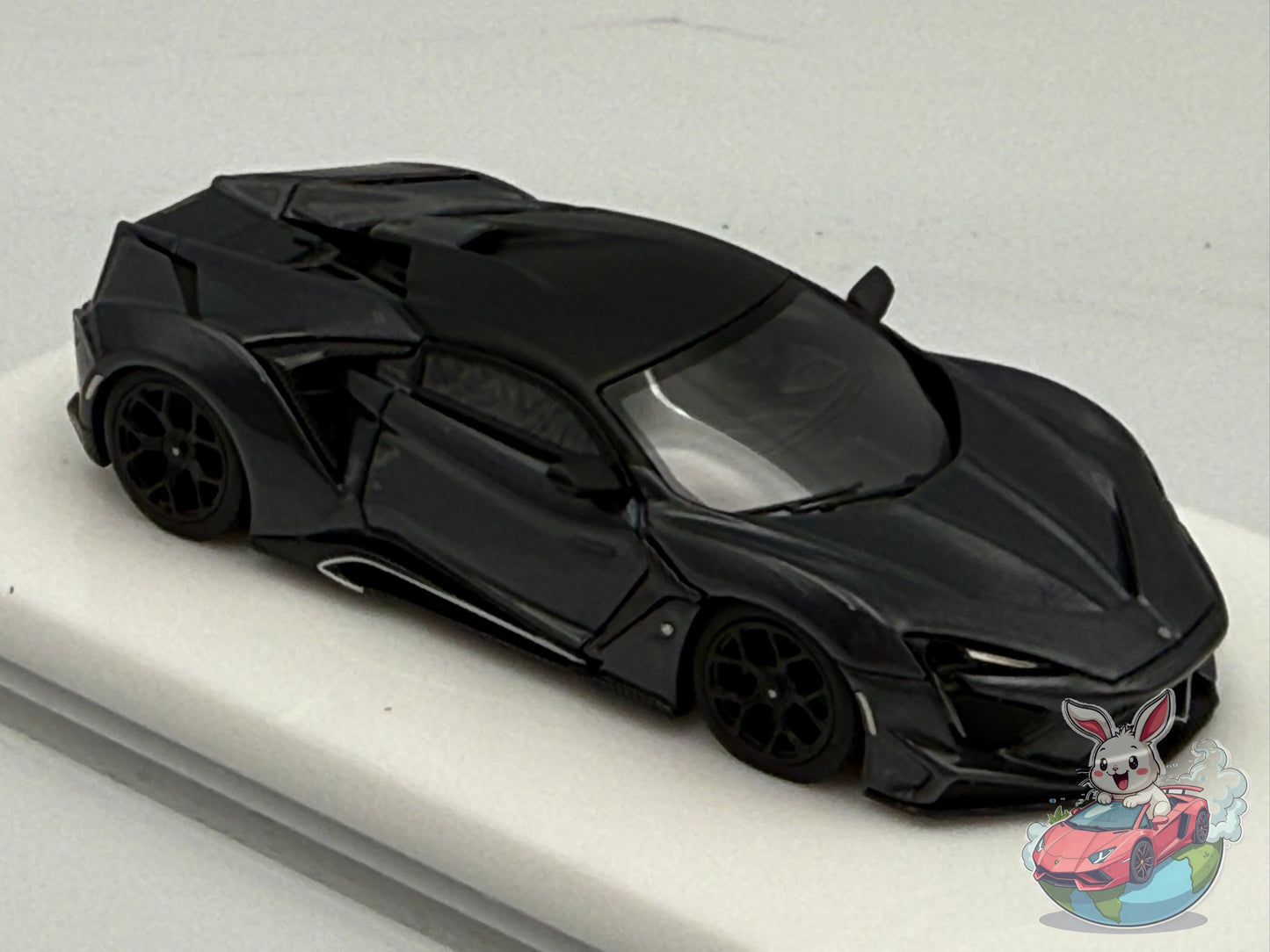 VMB 1:64 Fenyr Supersport (Silver Black + Matte Black)