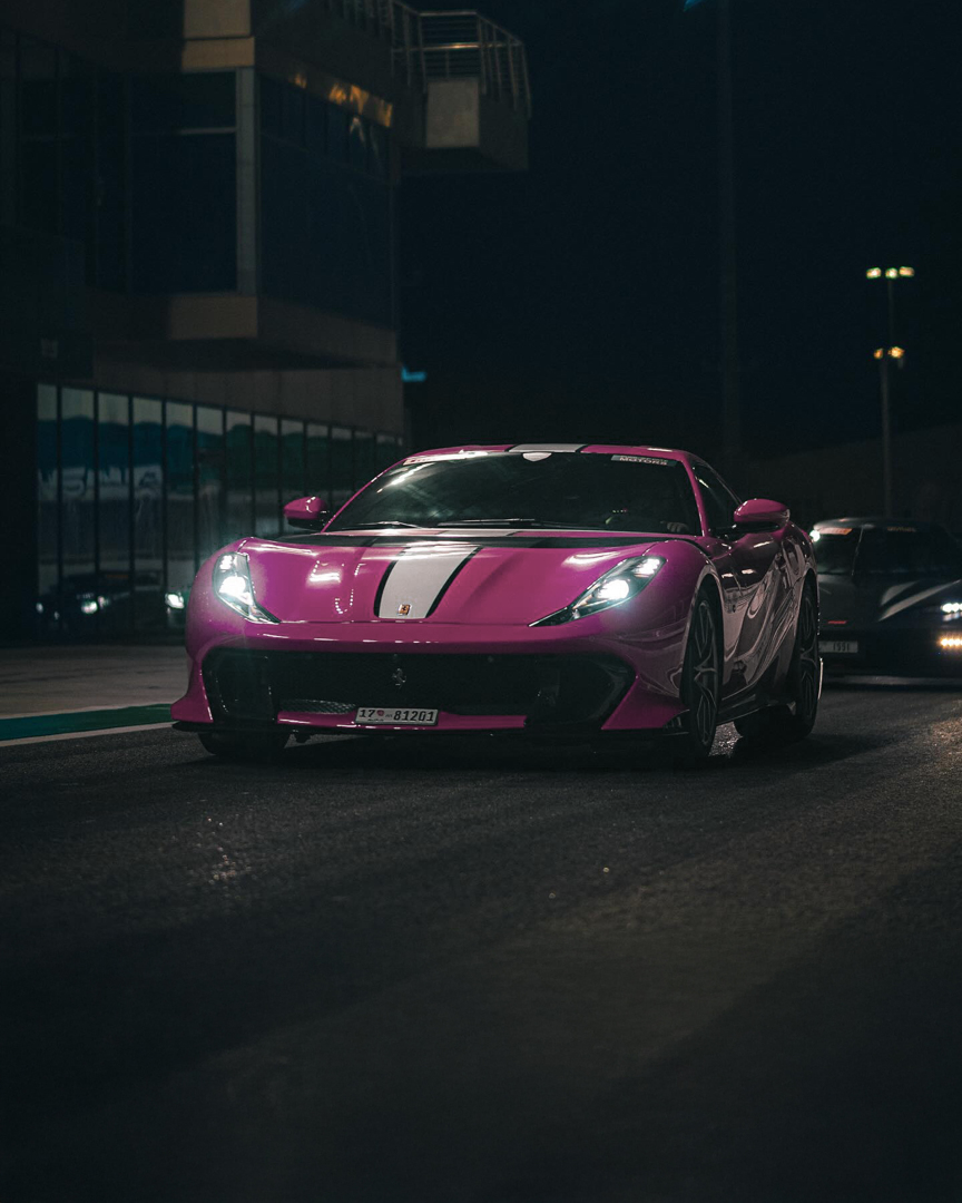 PREORDER 1:18 Ferrari 812 Competizione (Pink)