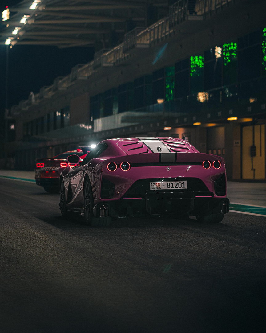 PREORDER 1:18 Ferrari 812 Competizione (Pink)