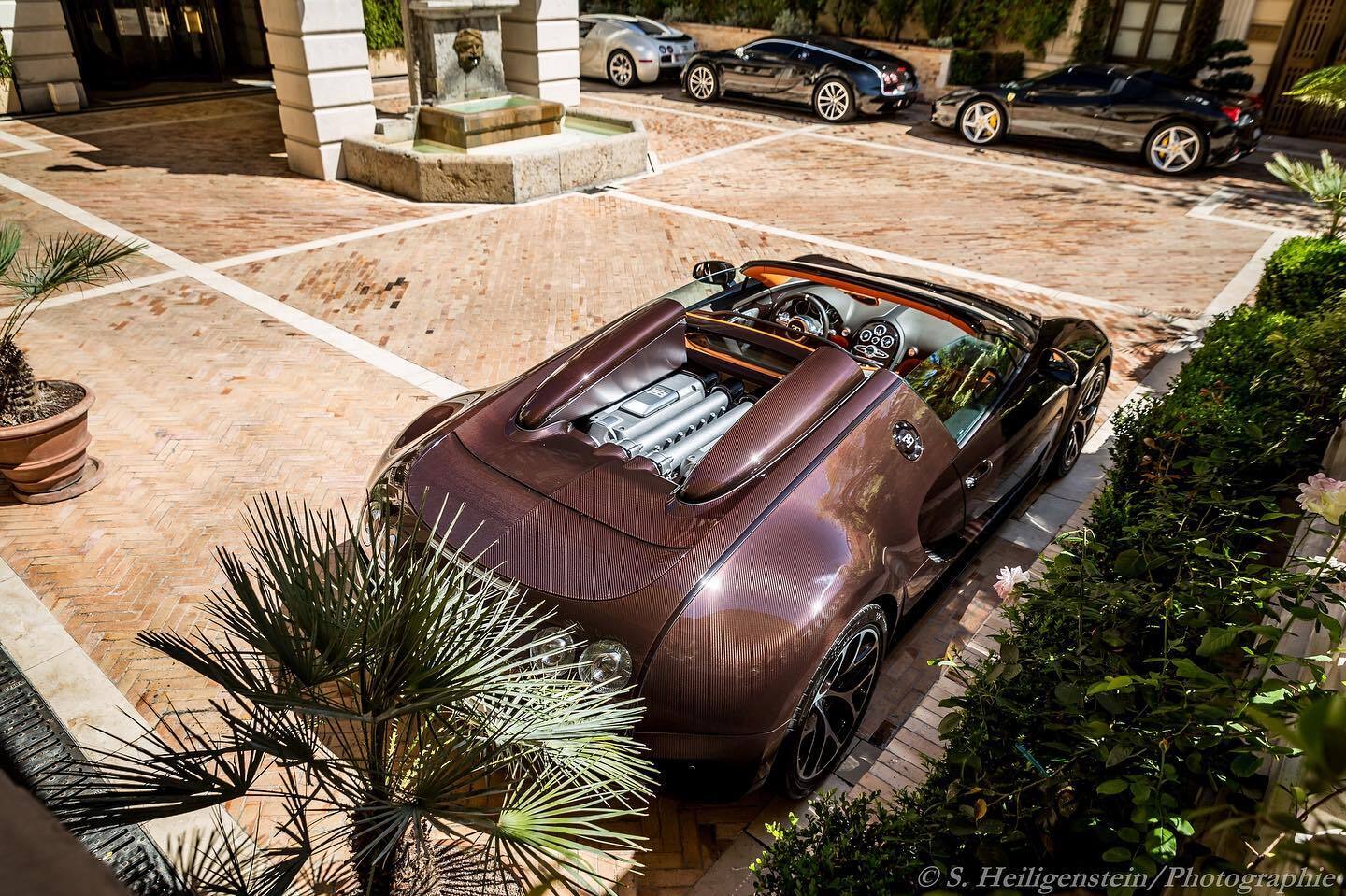 PREORDER 1:18 Bugatti Veyron Grand Sport Vitesse (Brown Carbon Fiber)