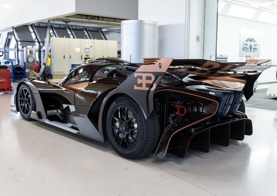 PREORDER Henson & Heaven 1:18 Bugatti Bolide (Brown Carbon) - Exclusive Model