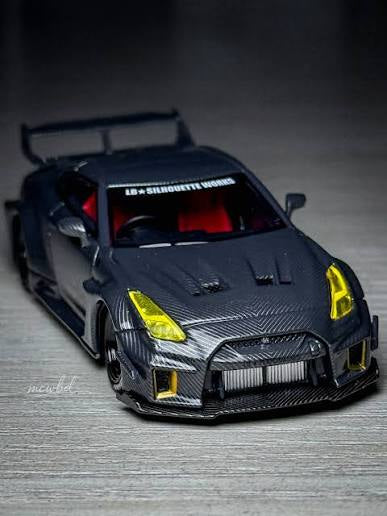 CM Model 1:64 LB Silhouette WORKS GT R35 35GT-RR - Carbon Fiber