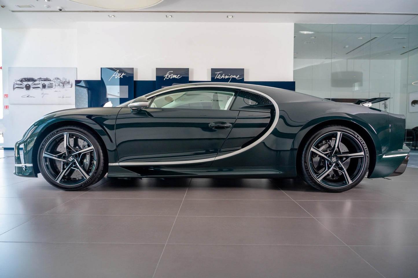 PREORDER 1:18 Bugatti Chiron Super Sport 'ĽÉmeraude'