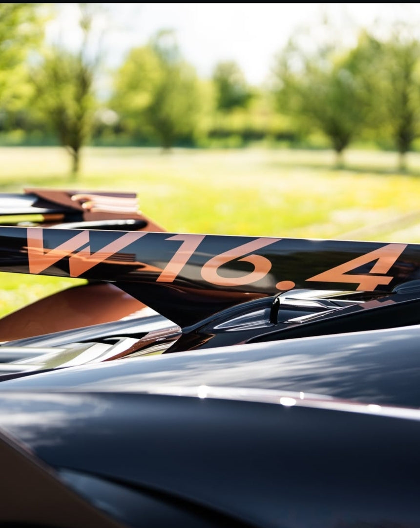 PREORDER Henson & Heaven 1:18 Bugatti Bolide (Brown Carbon) - Exclusive Model