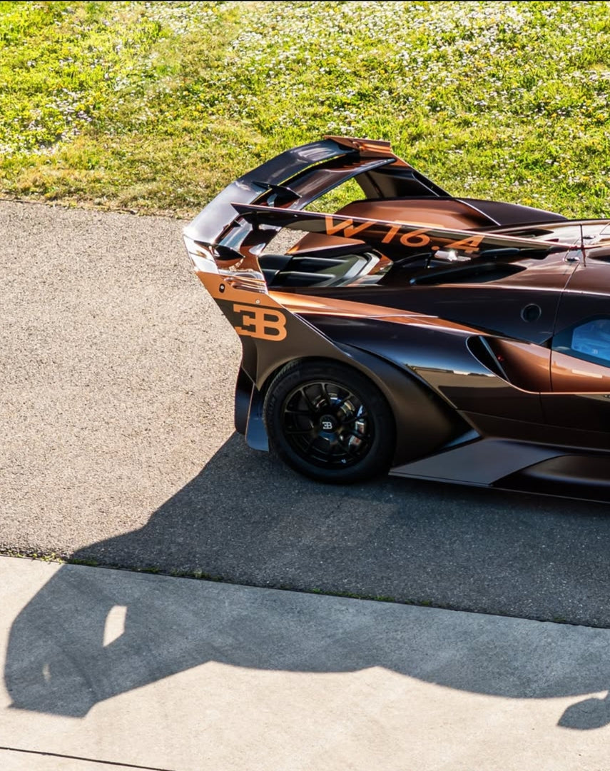 PREORDER Henson & Heaven 1:18 Bugatti Bolide (Brown Carbon) - Exclusive Model