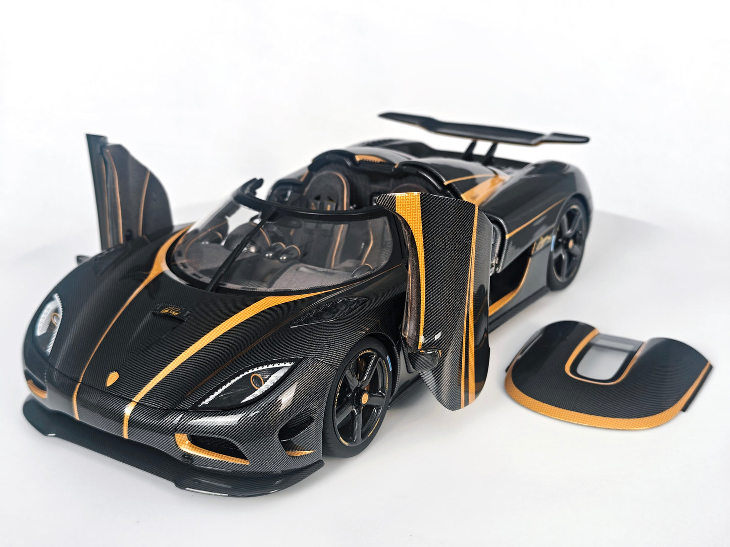 [PRE-ORDER] Frontiart 1:18 Koenigsegg Agera S Hundra