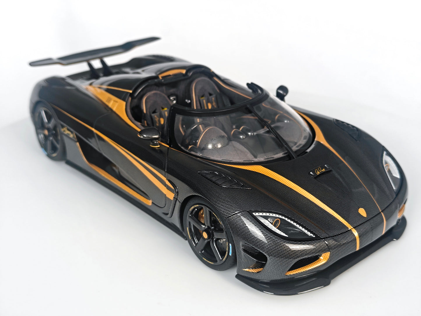 [PRE-ORDER] Frontiart 1:18 Koenigsegg Agera S Hundra