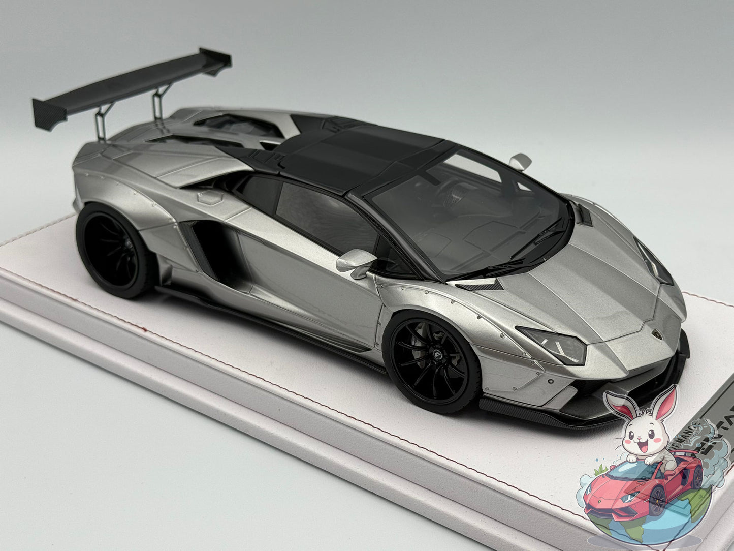 GL Models 1:18 Lamborghini Aventador Roadster LBWK (Silver)