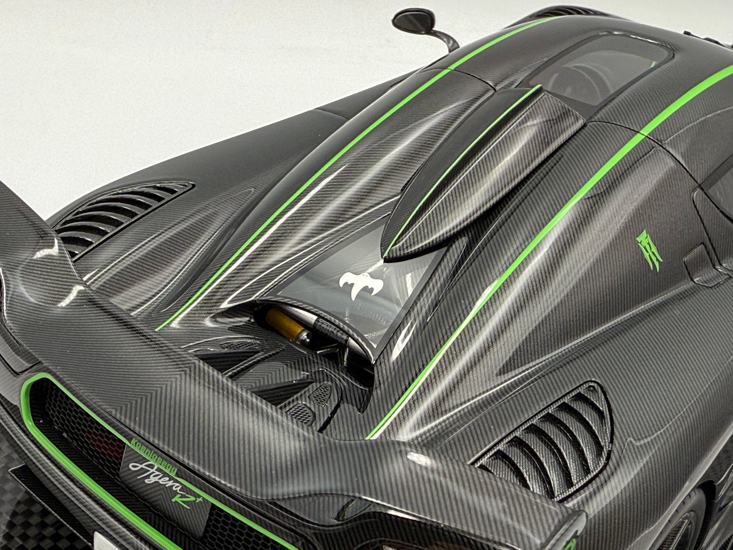 VMB 1:18 Koenigsegg Agera R+ (Carbon Fiber/Green)
