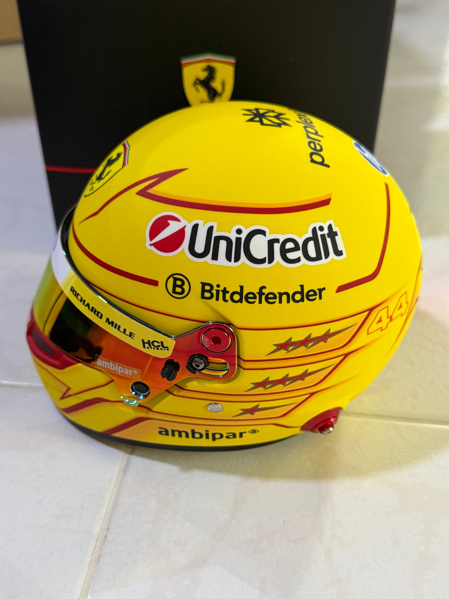 Bell 1:2 Mini Helmet Season 2025 - Lewis Hamilton