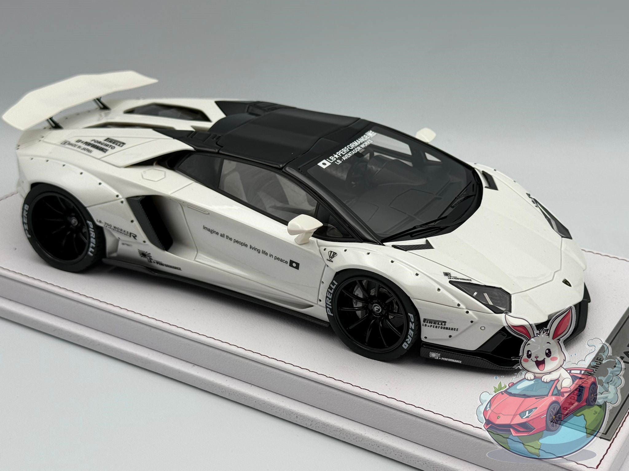 GL Models 1:18 Lamborghini Aventador Roadster LBWK (White) – Miniature ...