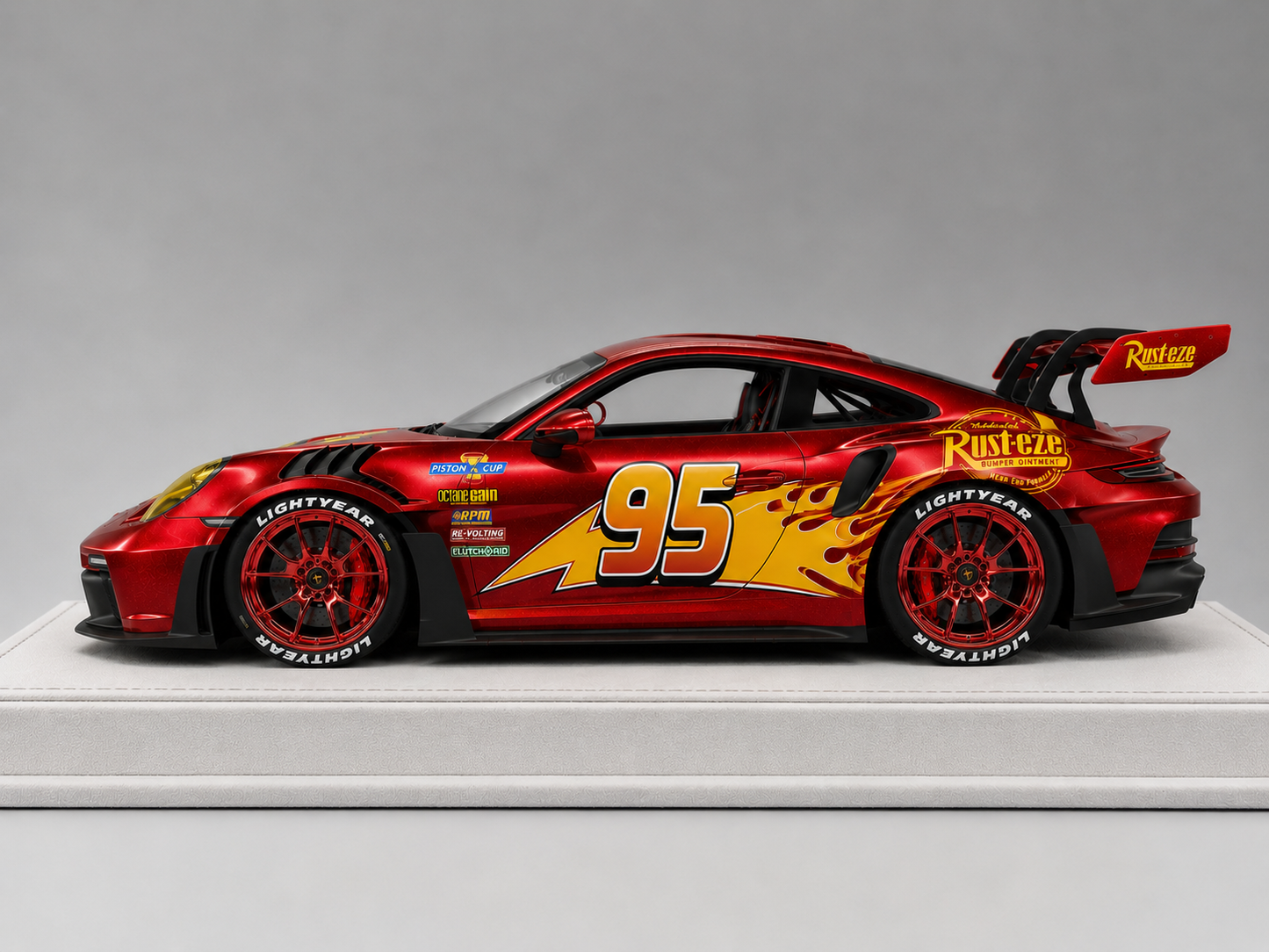 PREORDER 1:18 Porsche 992 GT3 RS 'Lightning McQueen'