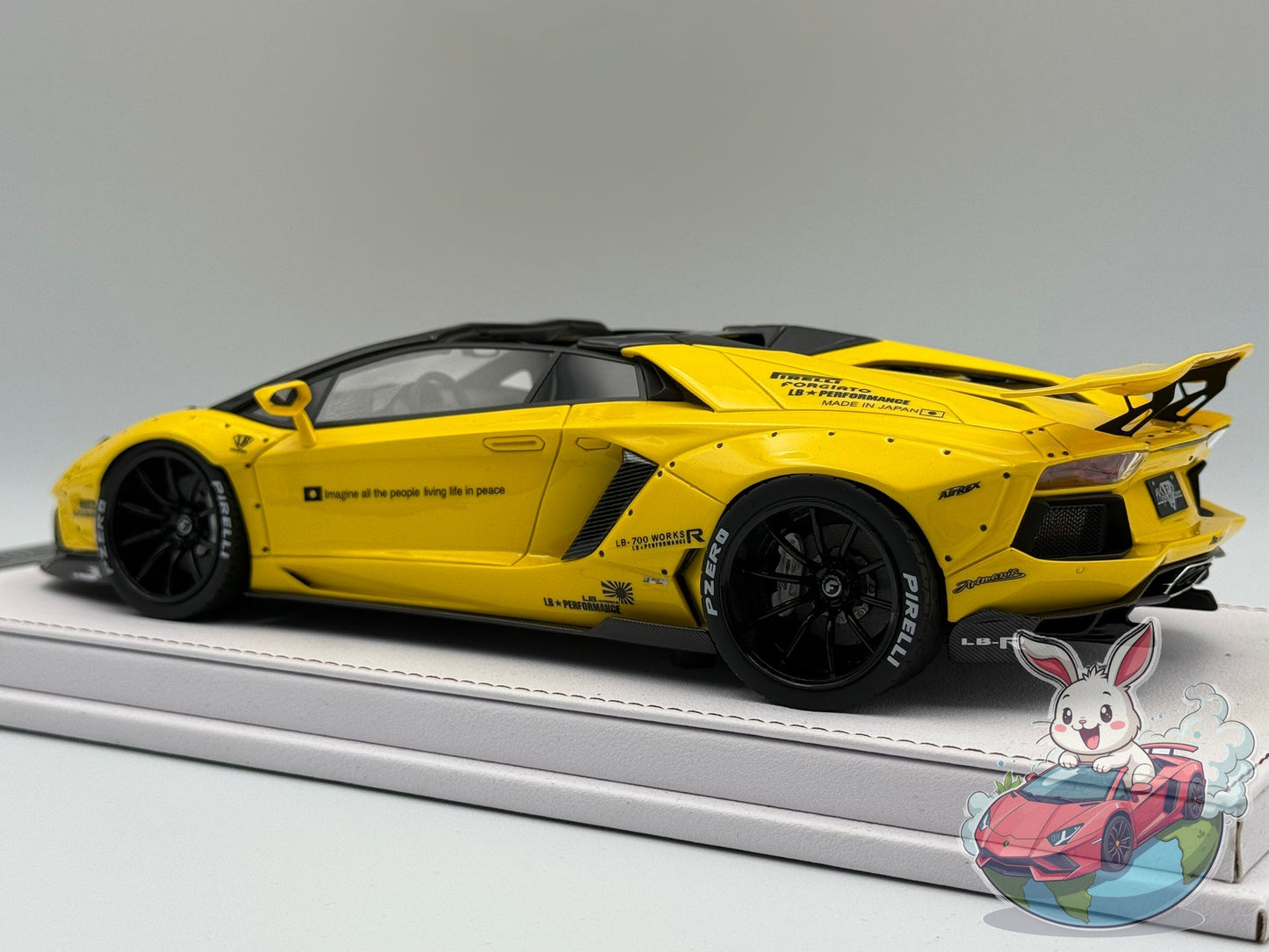 GL Models 1:18 Lamborghini Aventador Roadster LBWK (Yellow)