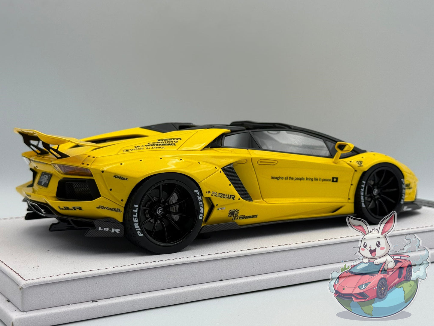 GL Models 1:18 Lamborghini Aventador Roadster LBWK (Yellow)