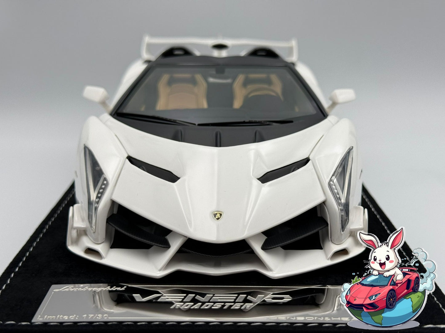 Henson & Heaven 1:18 Lamborghini Veneno Roadster (Ivory White)