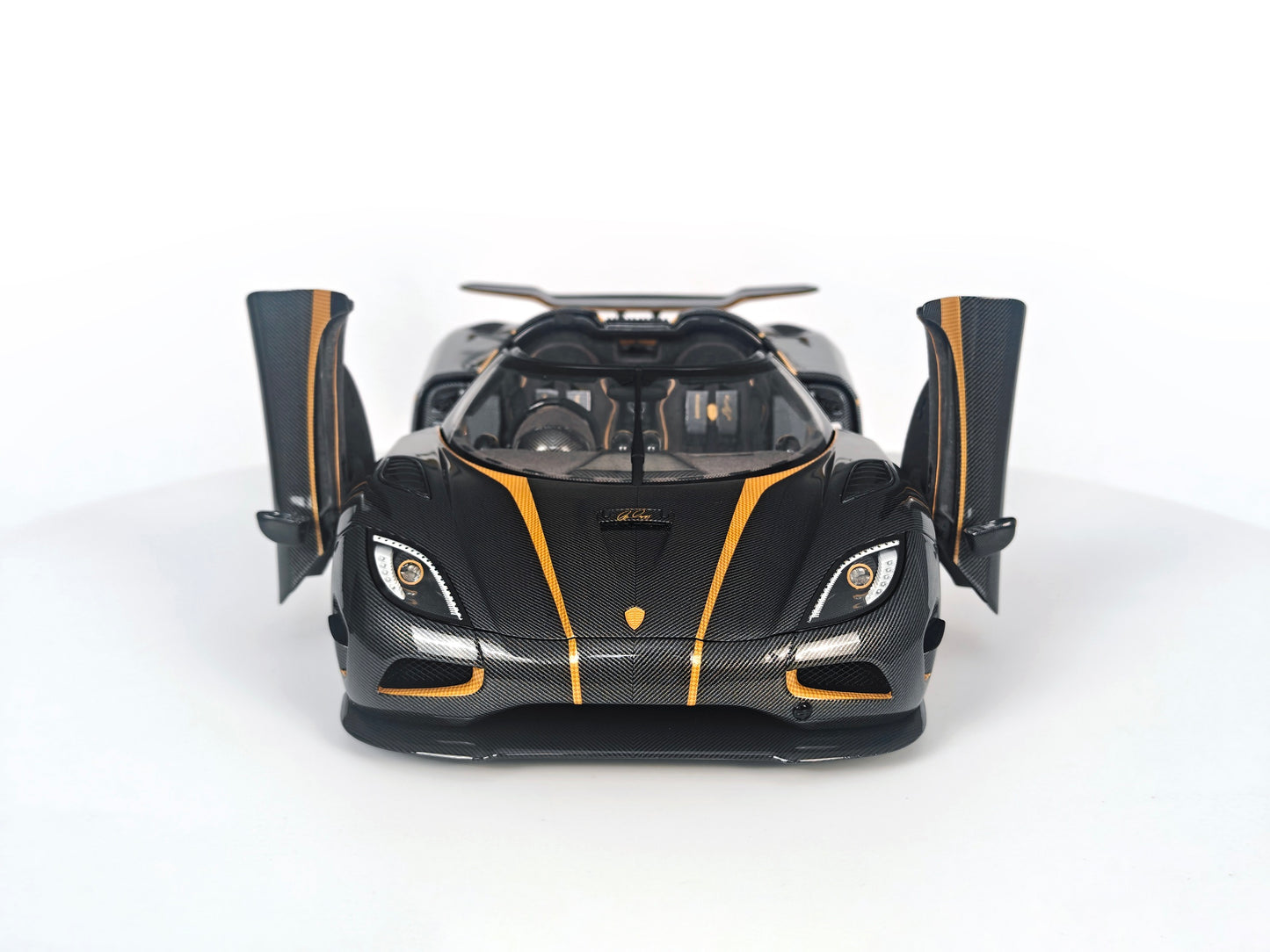 [PRE-ORDER] Frontiart 1:18 Koenigsegg Agera S Hundra