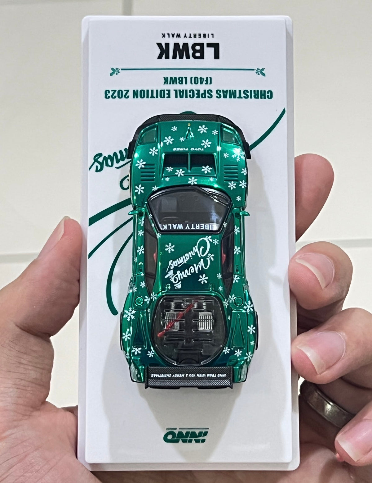 Inno64 1:64 Ferrari F40 LBWK Christmas Edition - Chase Variant