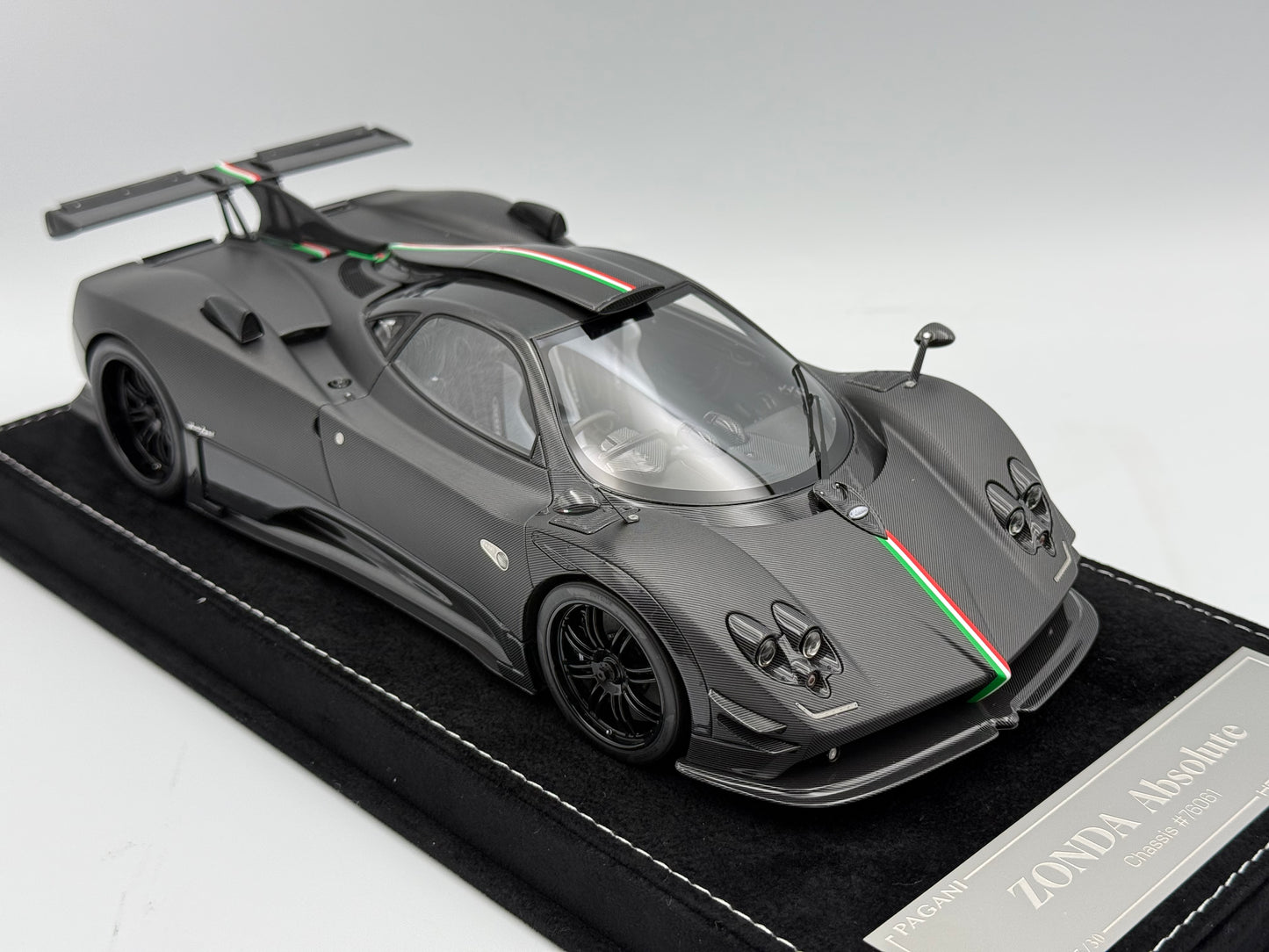 Henson & Heaven 1:18 Pagani Zonda Absolute