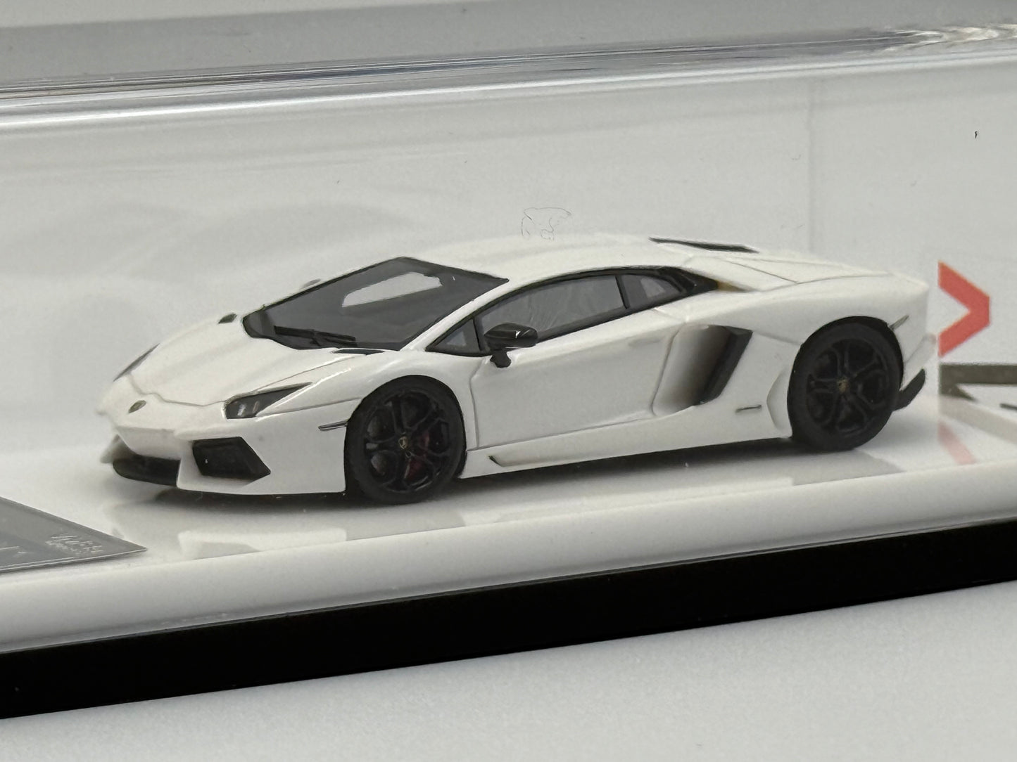 VMB 1:64 Lamborghini Aventador LP700-4 (White)