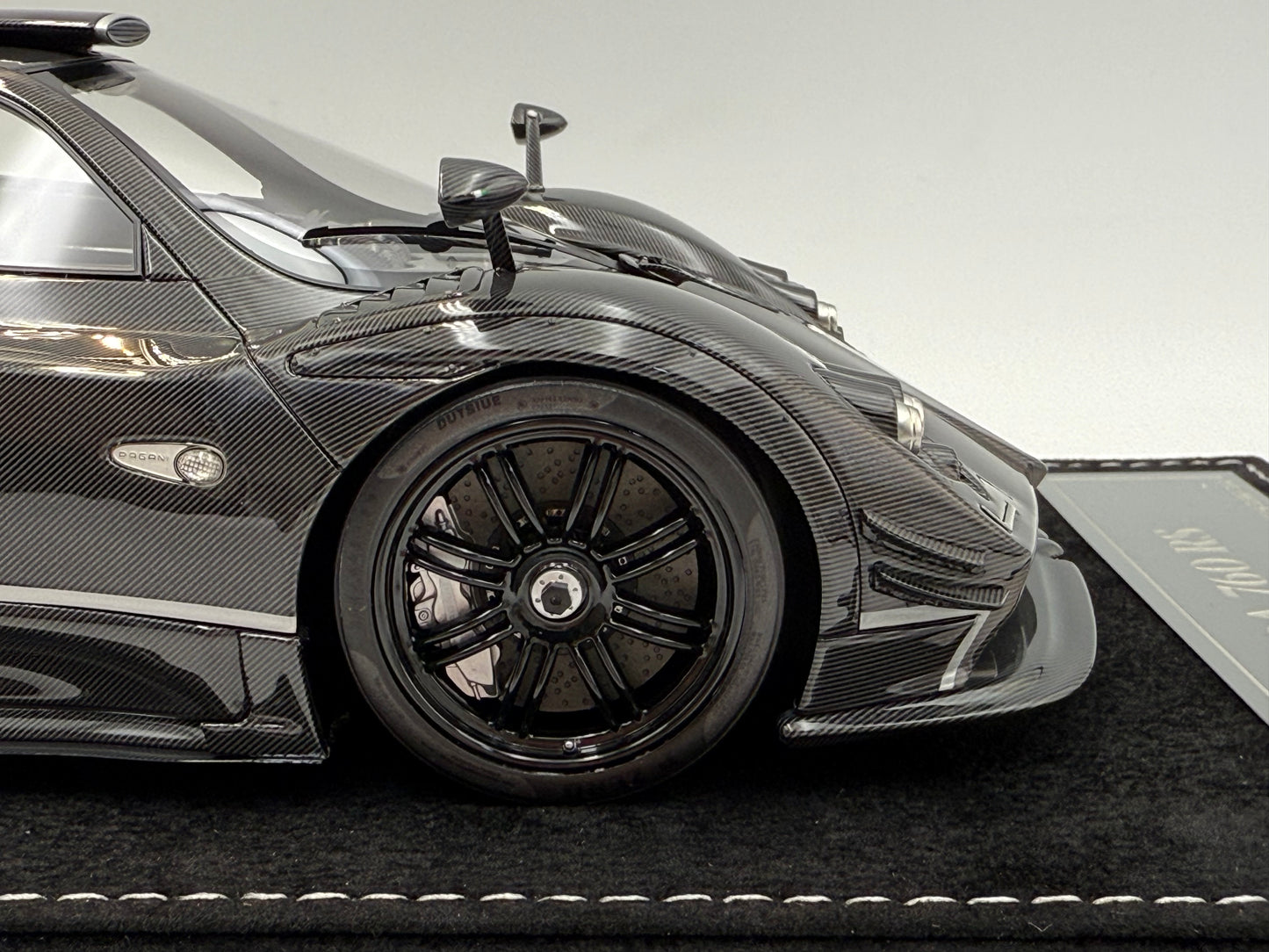 Henson & Heaven 1:18 Pagani Zonda 760RS