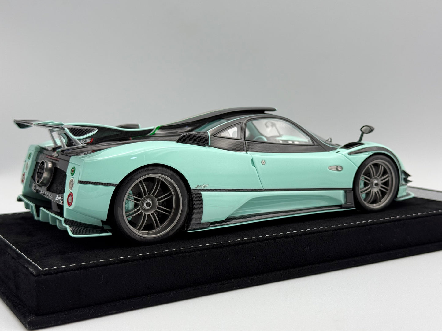 Henson & Heaven 1:18 Pagani Zonda 760 RSJX