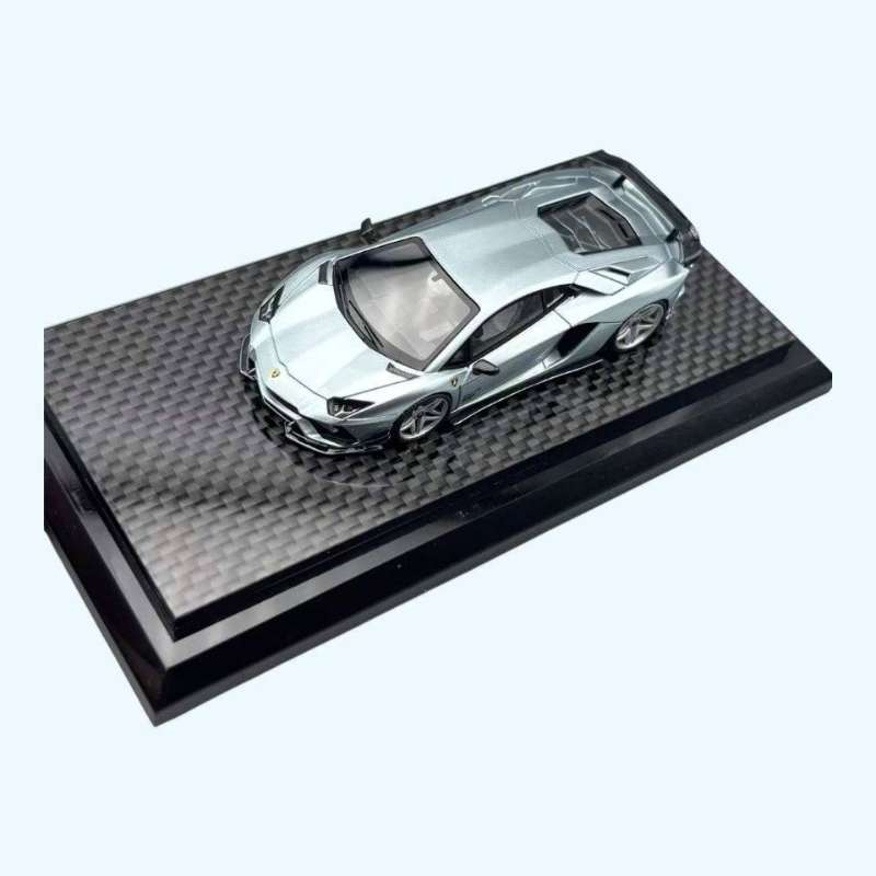PREORDER YM Model 1:64 Lamborghini Aventador S ‘Rowen’ (Ice Blue)