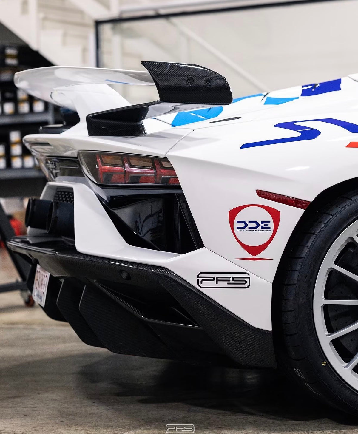 PREORDER 1:18 Lamborghini Aventador SVJ ‘DDE - Fina Livery’