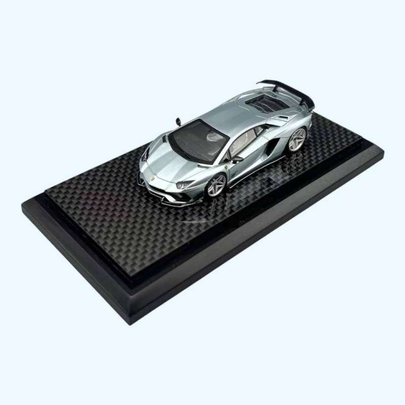 PREORDER YM Model 1:64 Lamborghini Aventador S ‘Rowen’ (Ice Blue)