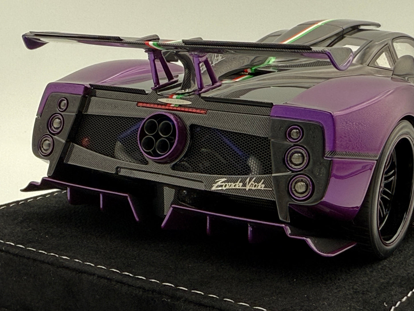 Henson & Heaven 1:18 Pagani Zonda 760 Viola