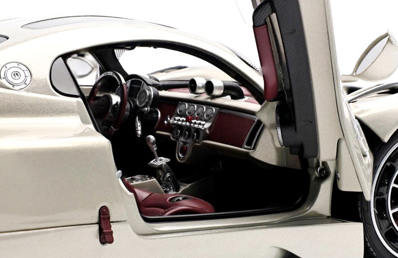 PREORDER LCD 1:18 Pagani Utopia