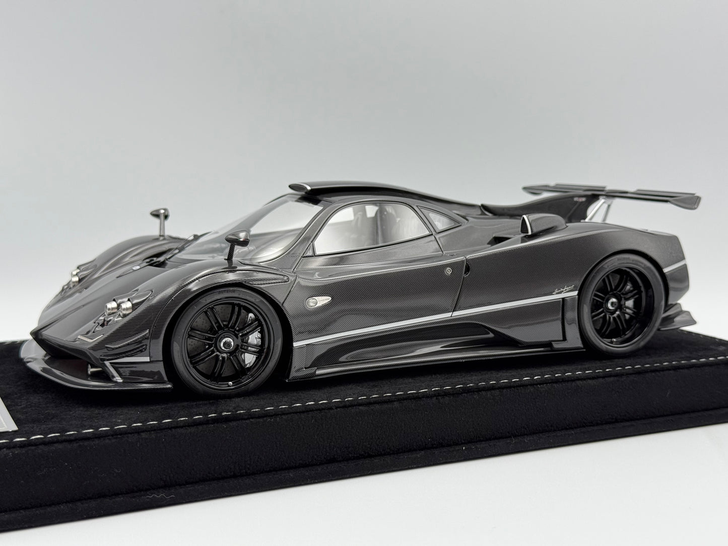 Henson & Heaven 1:18 Pagani Zonda 760RS