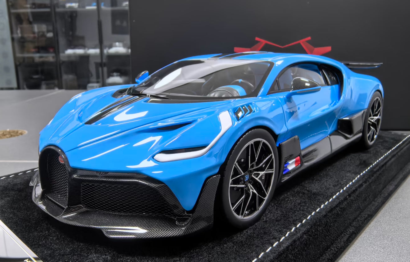 PREORDER Henson & Heaven 1:18 Bugatti Divo (Ocean Blue)