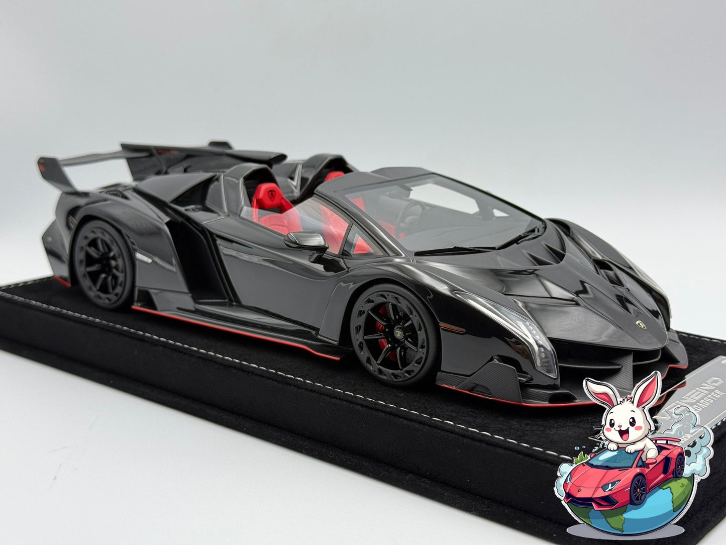 Henson & Heaven 1:18 Lamborghini Veneno Roadster (Diamond Black)