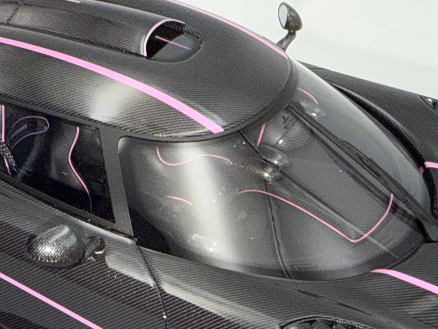 PREORDER VMB 1:18 Koenigsegg One:1 JC (Carbon/Pink)