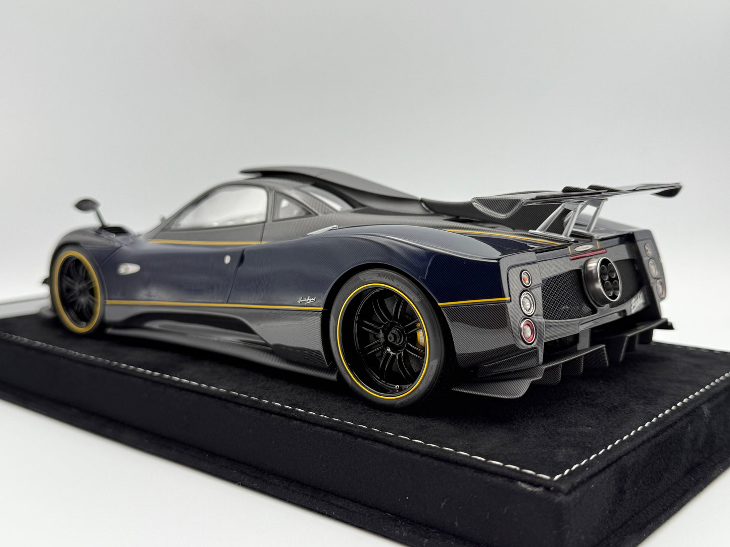 Henson & Heaven 1:18 Pagani Zonda PS II