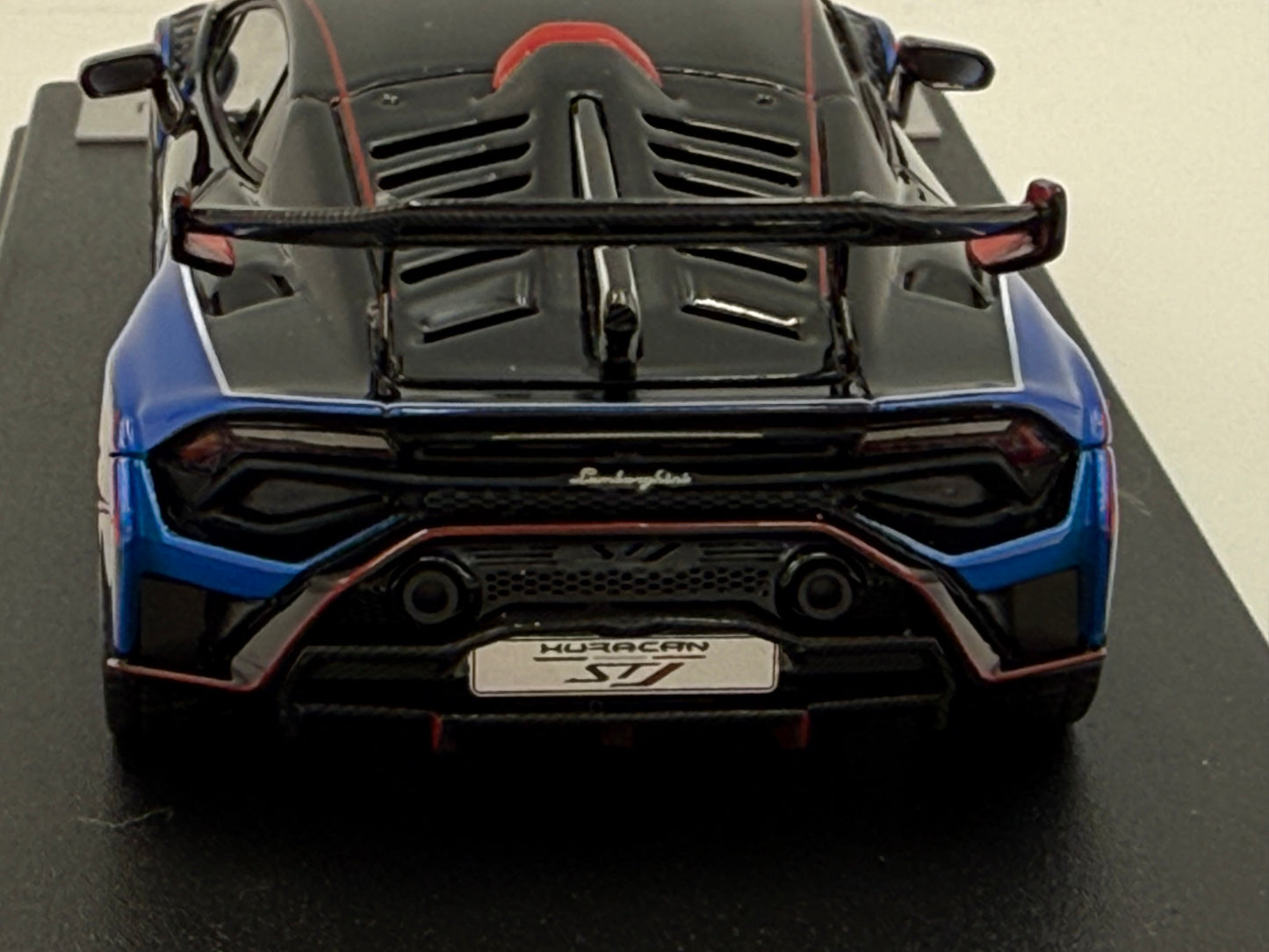 Looksmart 1:43 Lamborghini Huracan STJ (Blu Eliadi)