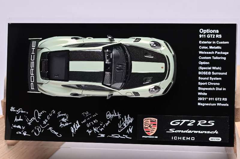 DMH 1:64 Porsche 911 GT2 RS (991) iCHEMO Exclusive
