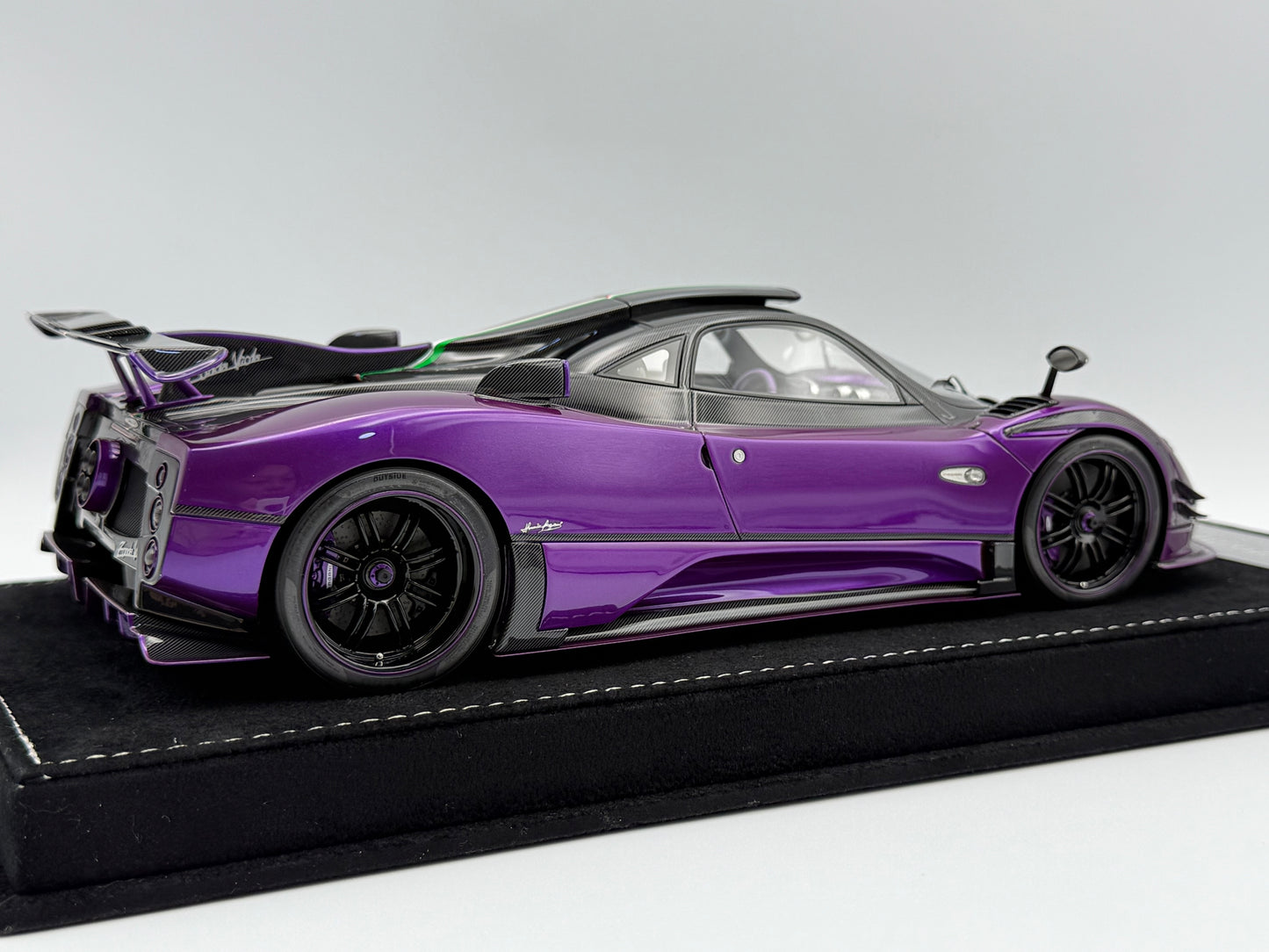 Henson & Heaven 1:18 Pagani Zonda 760 Viola