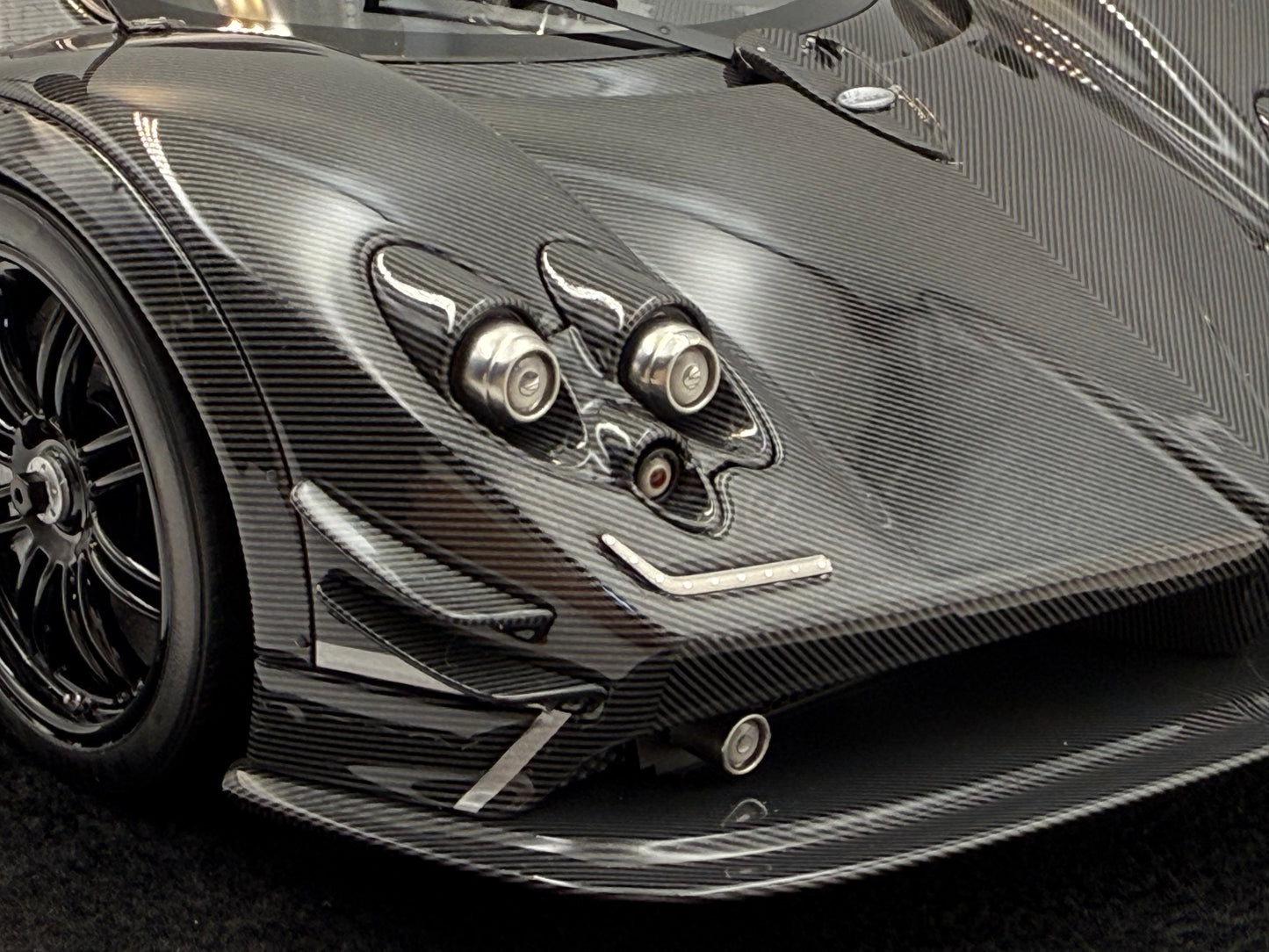 Henson & Heaven 1:18 Pagani Zonda 760RS