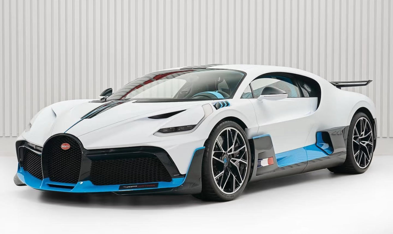 PREORDER Henson & Heaven 1:18 Bugatti Divo (Snowy White)