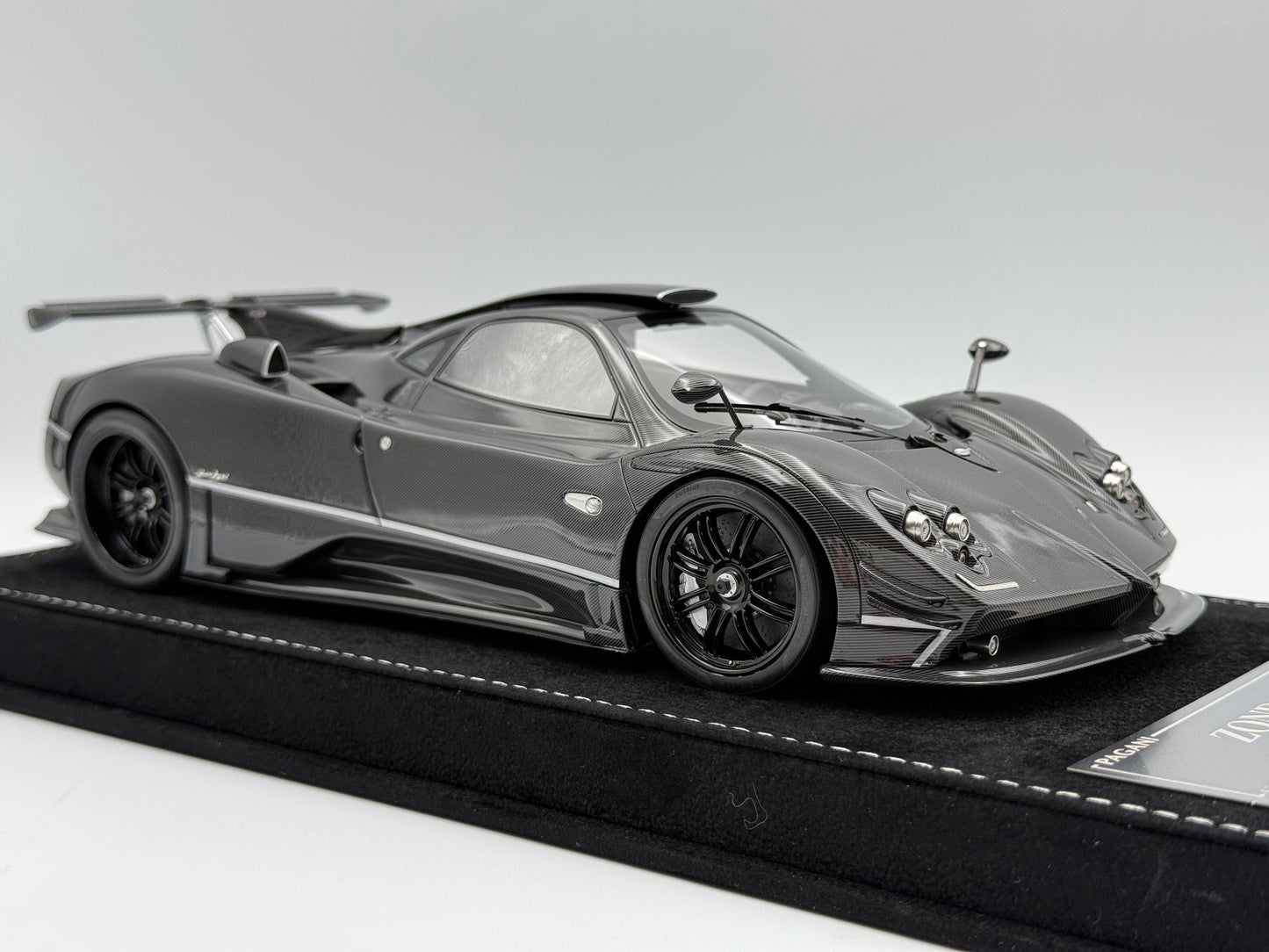 Henson & Heaven 1:18 Pagani Zonda 760RS