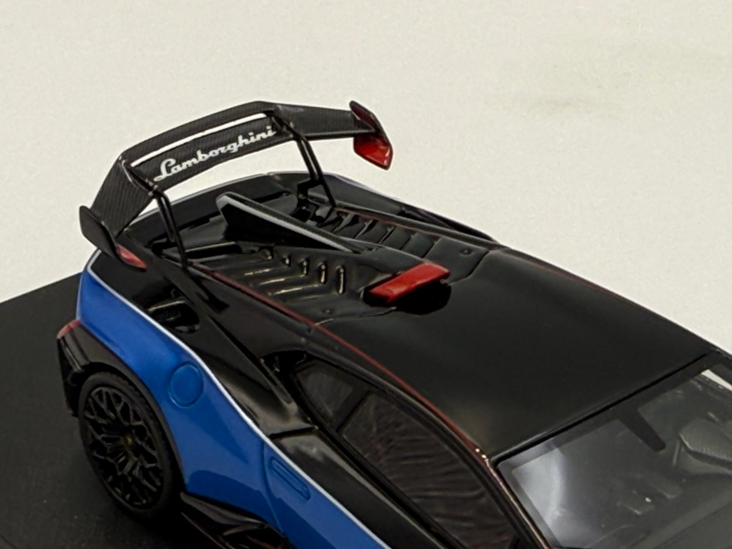 Looksmart 1:43 Lamborghini Huracan STJ (Blu Eliadi)