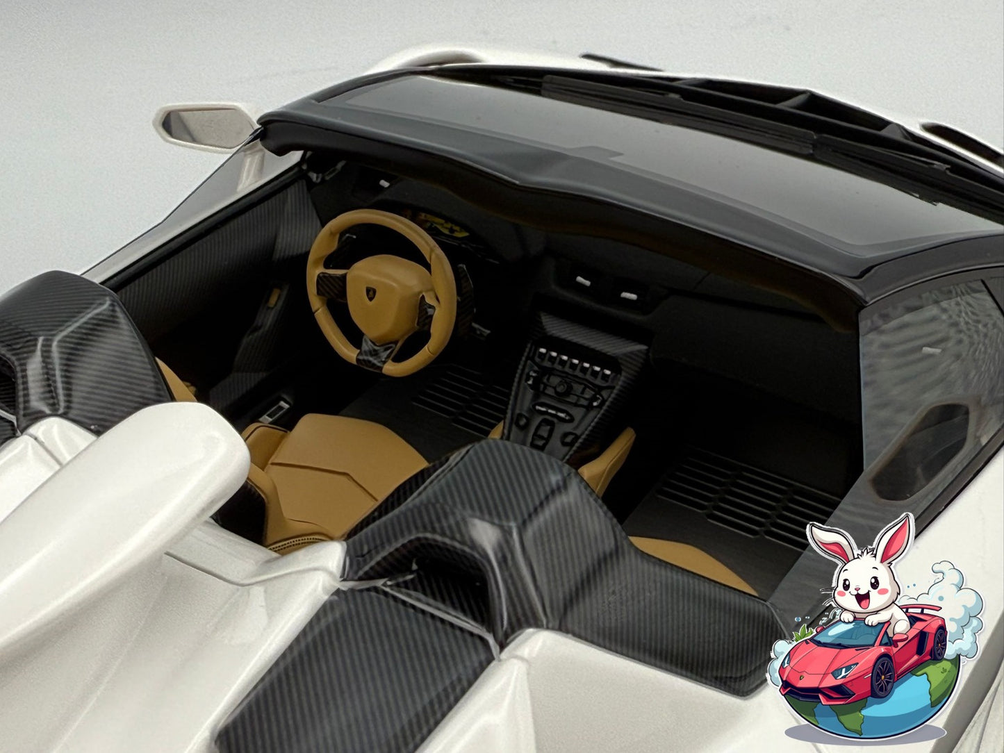 Henson & Heaven 1:18 Lamborghini Veneno Roadster (Ivory White)
